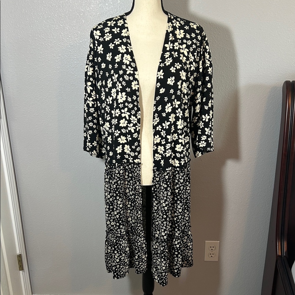 Maurices Black and White Floral Duster